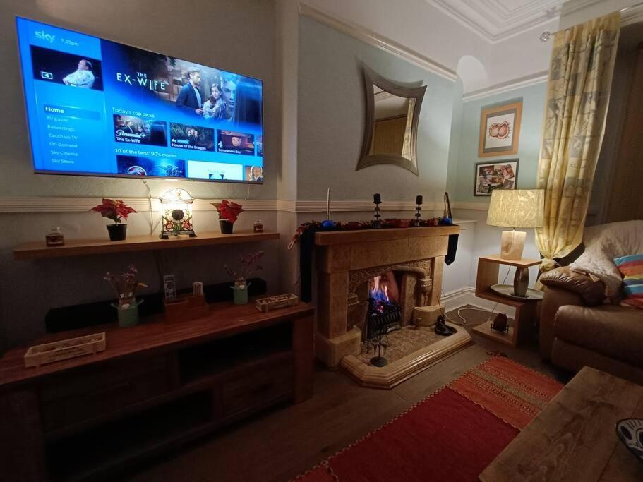 Big Fireplace Aga Hot Tub Wet Room Barn Garage Llanelli Dış mekan fotoğraf