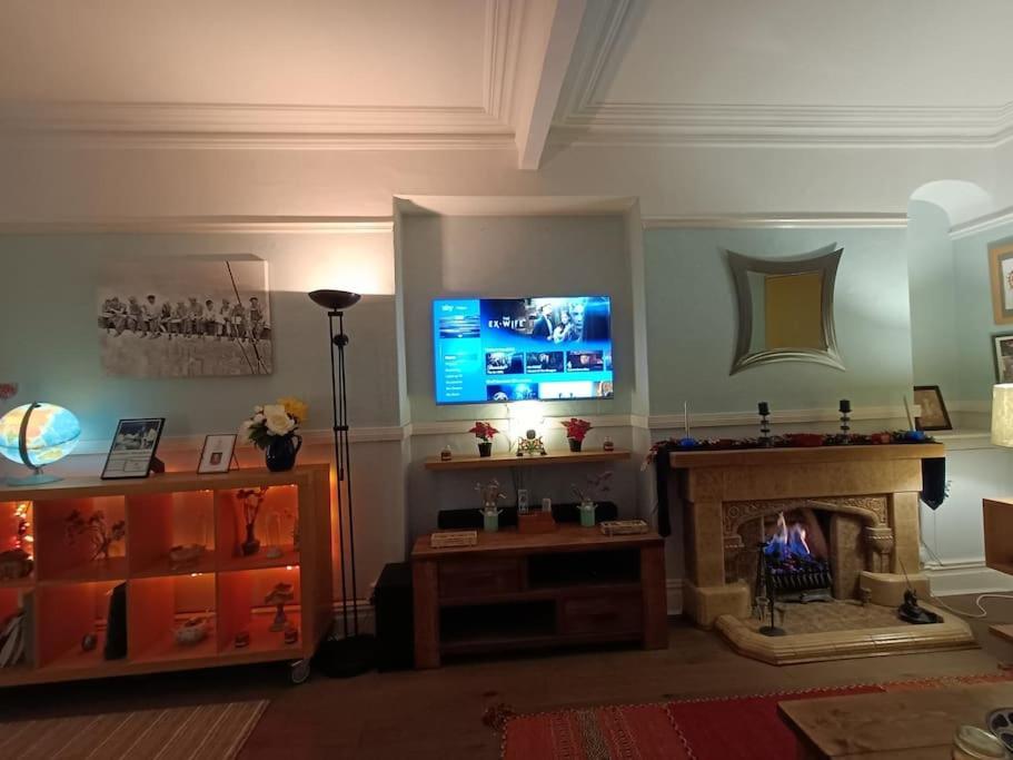 Big Fireplace Aga Hot Tub Wet Room Barn Garage Llanelli Dış mekan fotoğraf